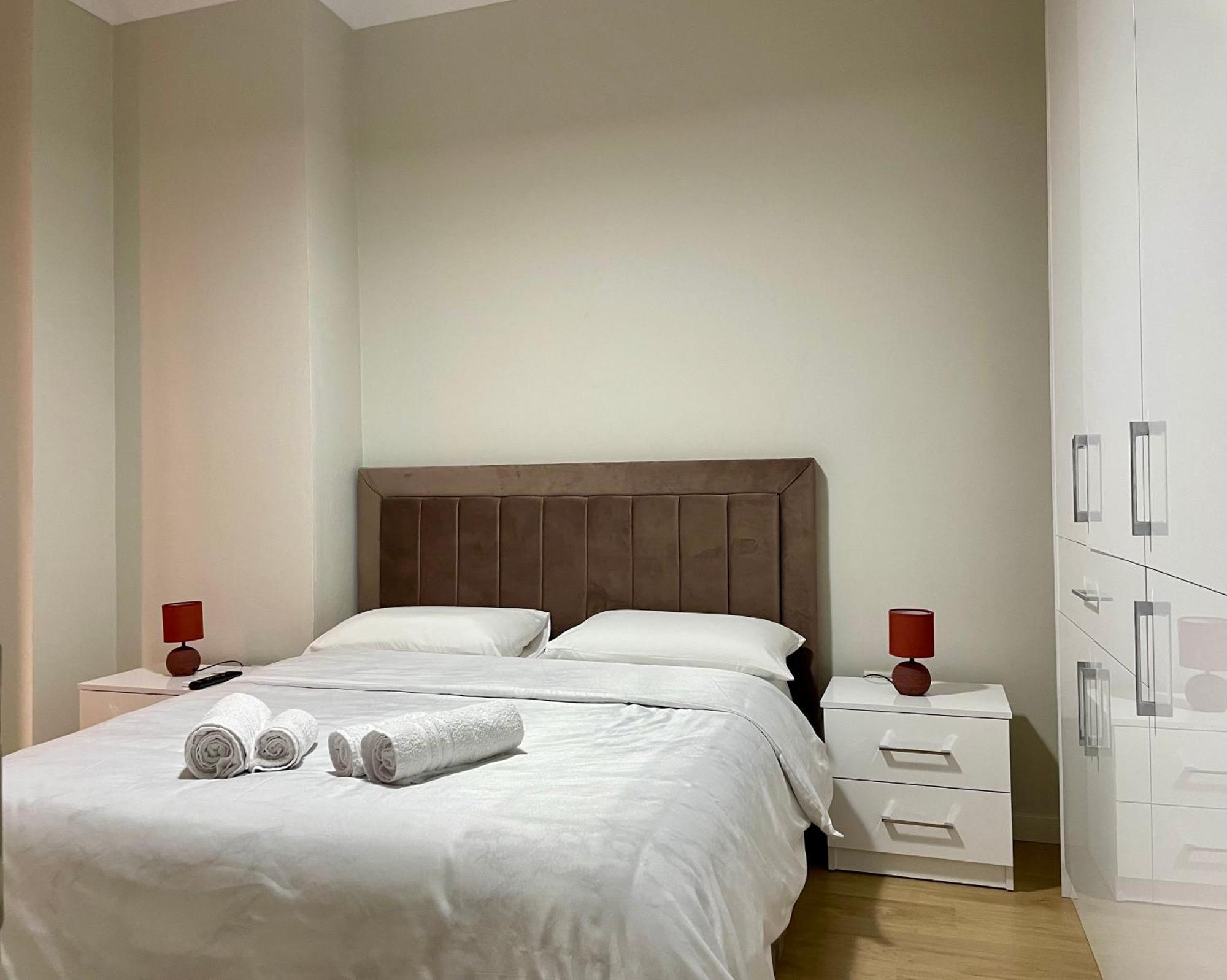 Home Inn Apartment Near City Center Tirana Extérieur photo