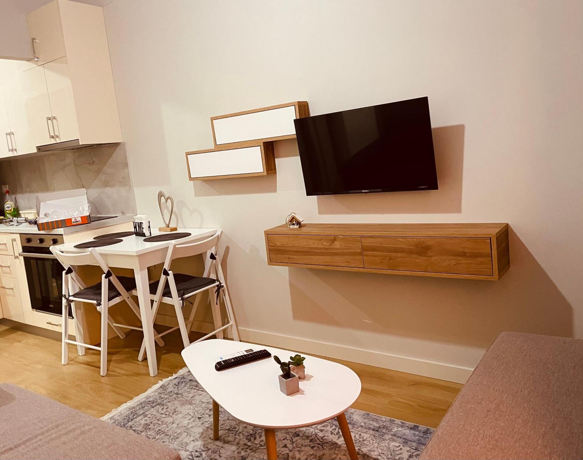 Home Inn Apartment Near City Center Tirana Extérieur photo